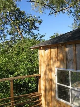 לינה וארוחת בוקר Treehouse *