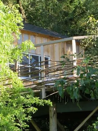 לינה וארוחת בוקר Treehouse Rabjerg