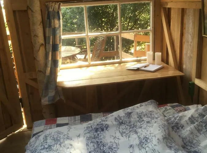 فندق مبيت وإفطار Treehouse *